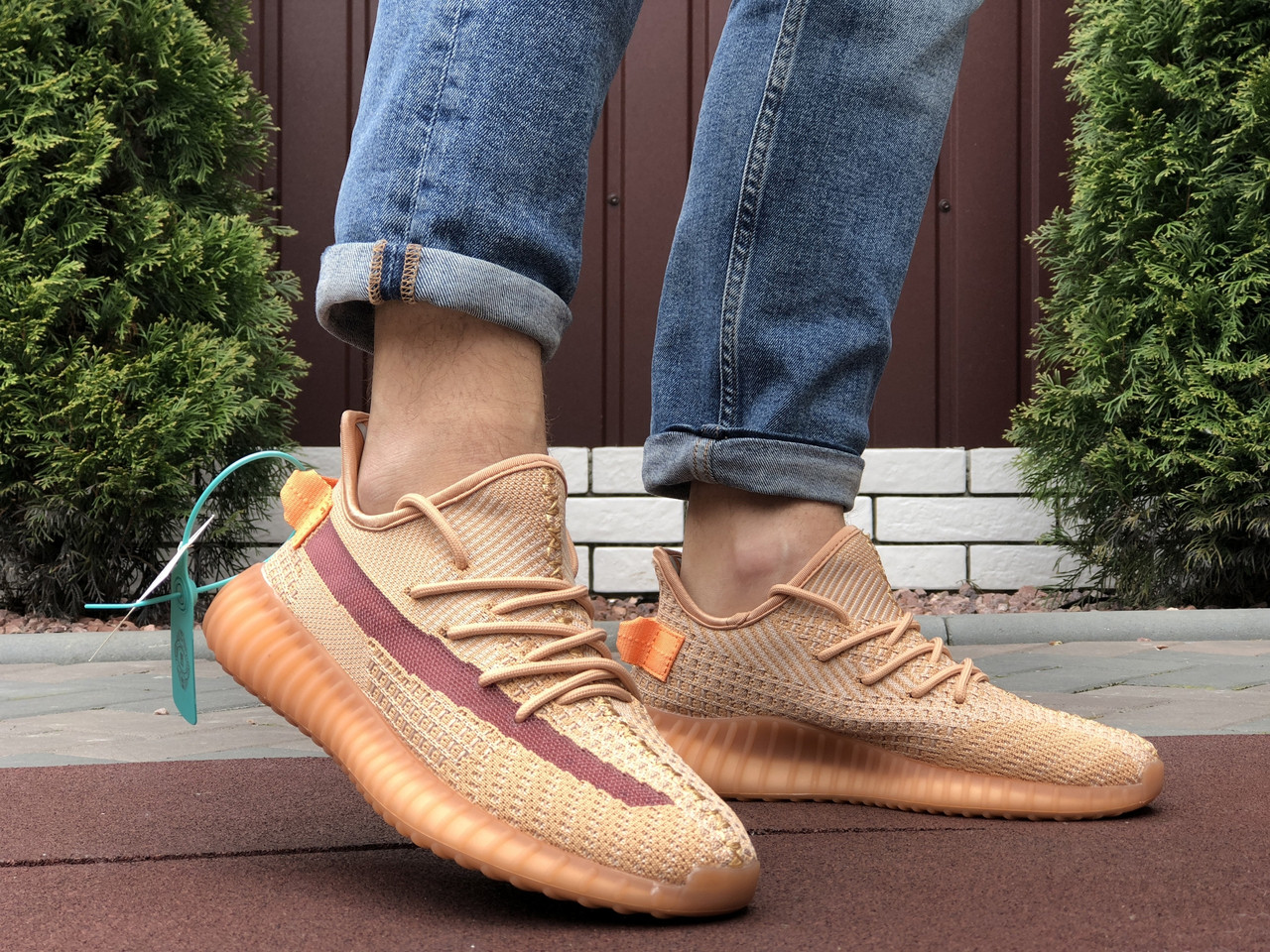 Мужские кроссовки в стиле Adidas Адидас Yeezy Boost 350 v2, персиковые 42 (26,7 см), Персиковый
Мужские кроссовки в стиле Adidas Адидас Yeezy Boost 350 v2, персиковые 42 (26,7 см), Персиковый