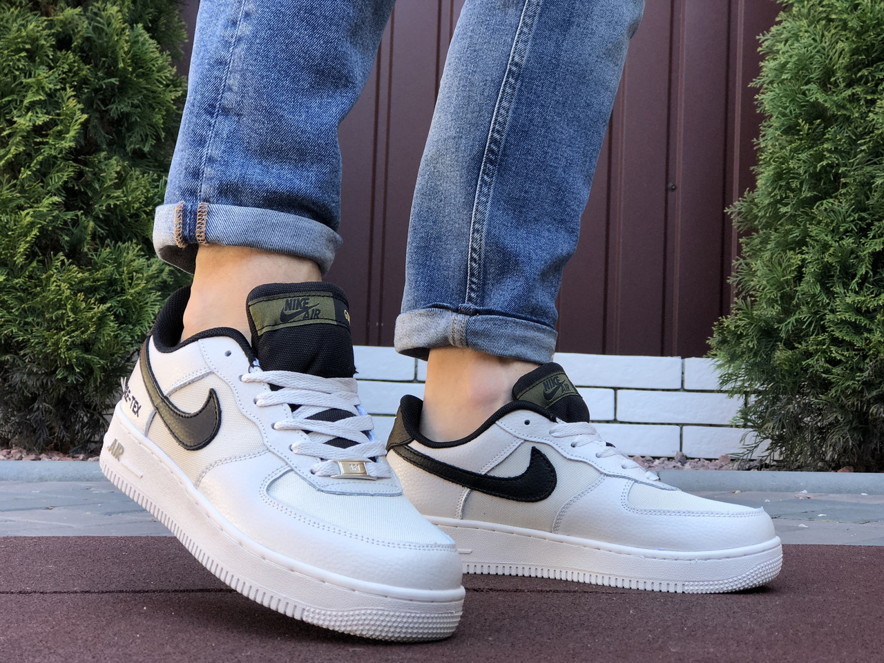 Мужские кроссовки в стиле Nike Найк Air Force Gore Tex, белые с черным 43 (27,5 см), Белый
Мужские кроссовки в стиле Nike Найк Air Force Gore Tex, белые с черным 43 (27,5 см), Белый
