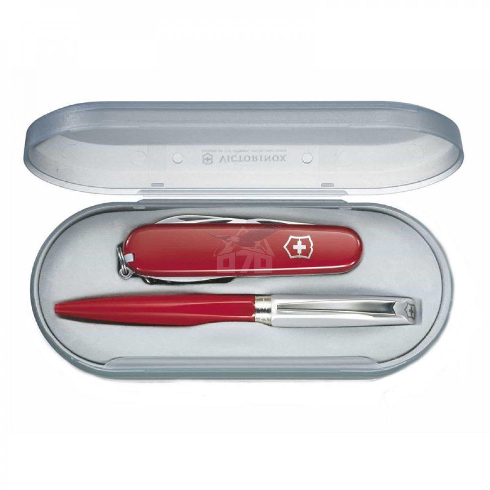 Набор Victorinox (мультитул Classic SD + ручка Caran d'Ache BP), в футляре, красный 4.4321.2
Набор Victorinox (мультитул Classic SD + ручка Caran d'Ache BP), в футляре, красный 4.4321.2