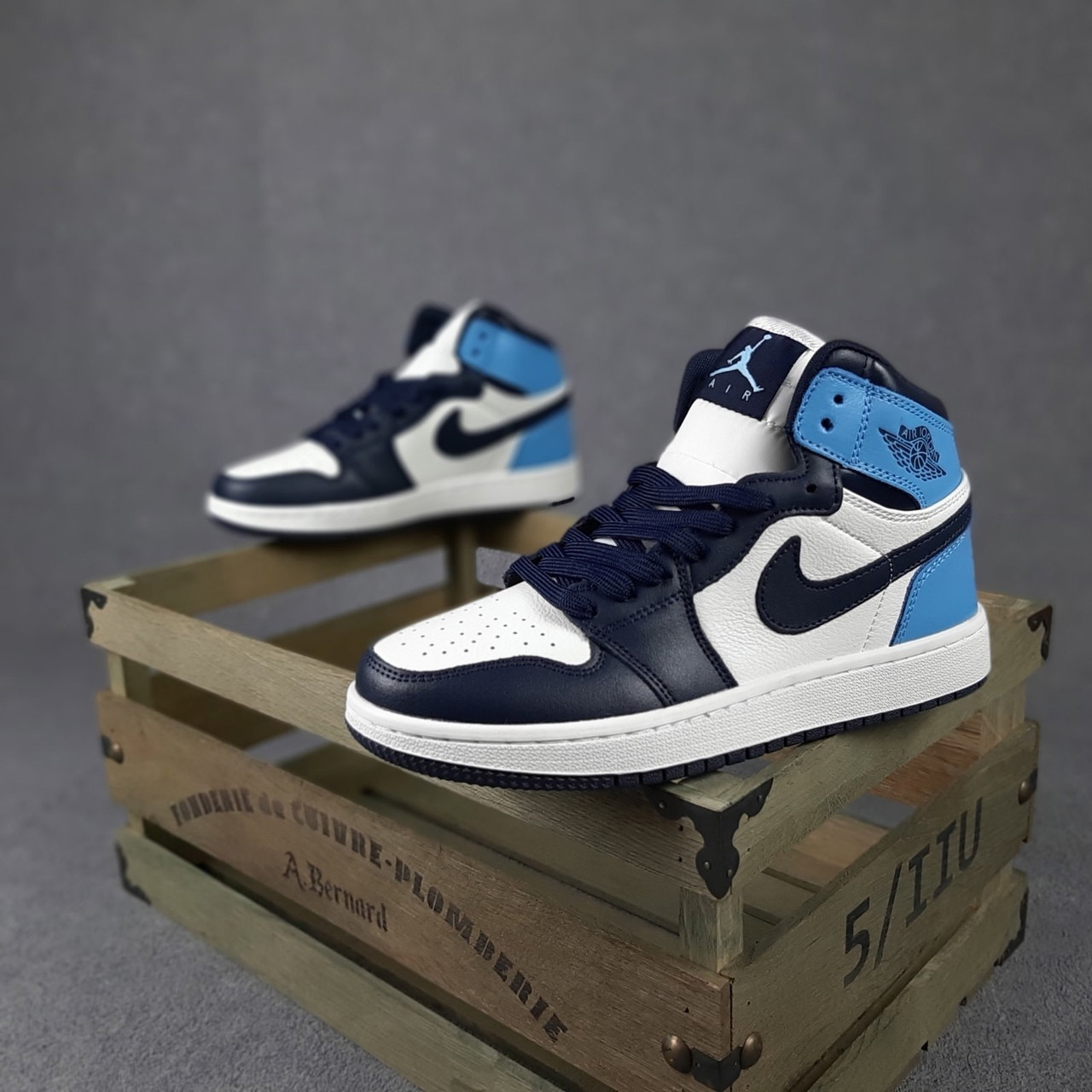 Кроссовки мужские Nike Air Jordan белые с синим, Найк Джордан, натуральная кожа, код OD-10395 42, Синий
Кроссовки мужские Nike Air Jordan белые с синим, Найк Джордан, натуральная кожа, код OD-10395 42, Синий