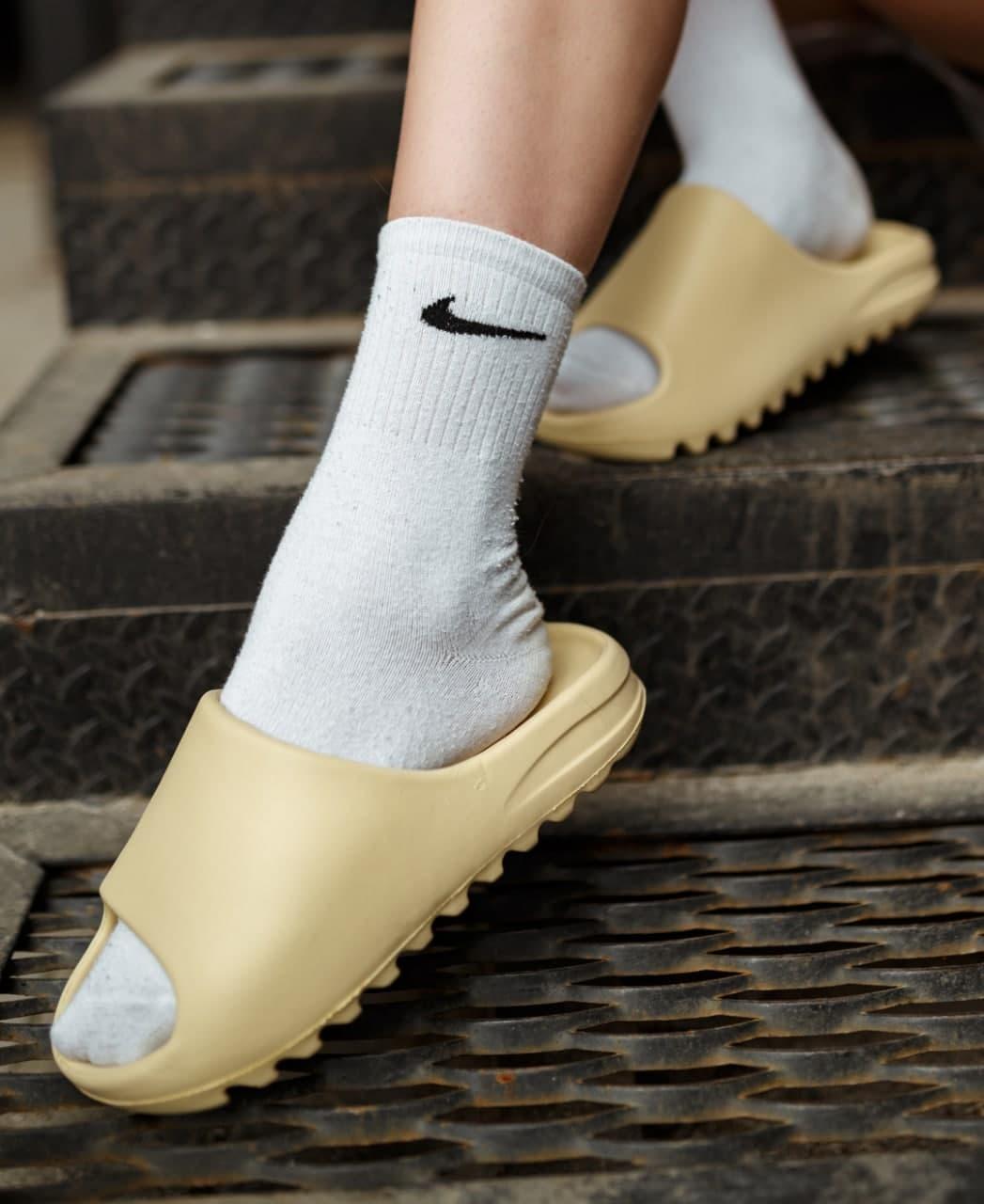 Женские тапки Adidas Yeezy Slide Bone тапочки летние Адидас Изи Слайд Бон шлепанцы сланцы бежевые пляжные, Бежевый
Женские тапки Adidas Yeezy Slide Bone тапочки летние Адидас Изи Слайд Бон шлепанцы сланцы бежевые пляжные, Бежевый