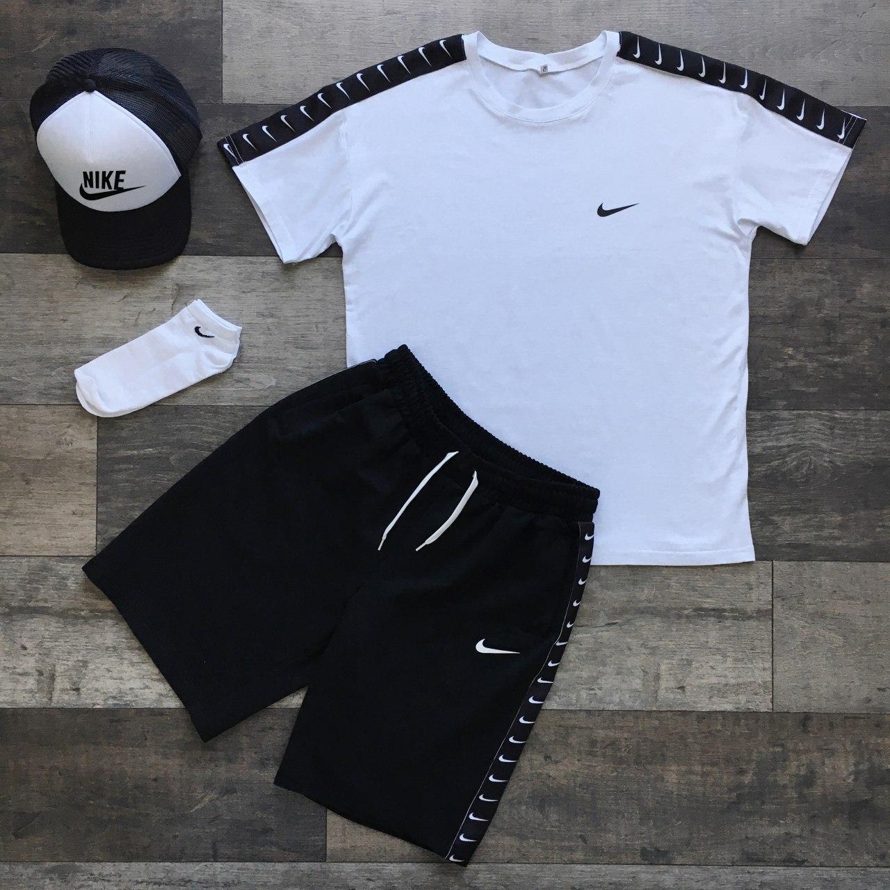 Летний комплект Nike белая футболка мужская + чёрные шорты+маска для лица+тракер+носки S, M, L, XL XL
Летний комплект Nike белая футболка мужская + чёрные шорты+маска для лица+тракер+носки S, M, L, XL XL