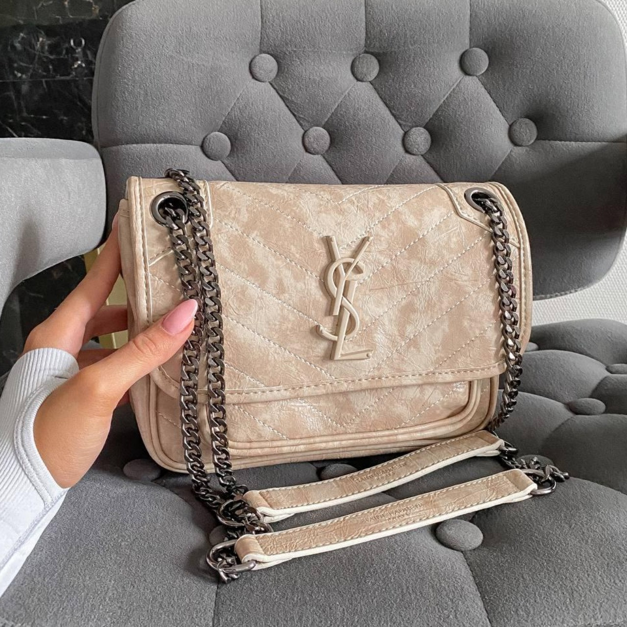Сумка женская Yves Saint Laurent Vintage Beige кожаная ив сен лоран YSL бежевый клатч кросс-боди
Сумка женская Yves Saint Laurent Vintage Beige кожаная ив сен лоран YSL бежевый клатч кросс-боди