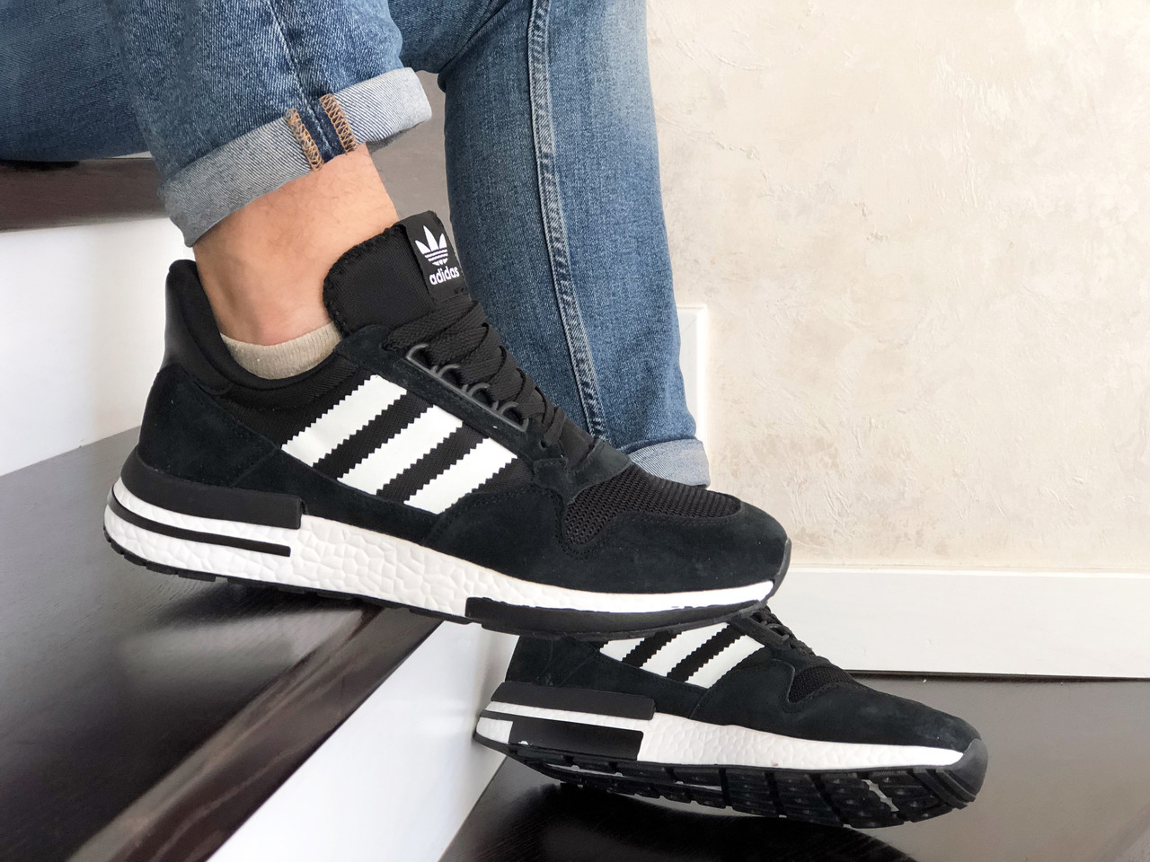 Кроссовки мужские Adidas ZX500 RM черно-белые, Адидас Зет Икс 500, замша, текстиль, код SD-10487 43, Черно-белый
Кроссовки мужские Adidas ZX500 RM черно-белые, Адидас Зет Икс 500, замша, текстиль, код SD-10487 43, Черно-белый