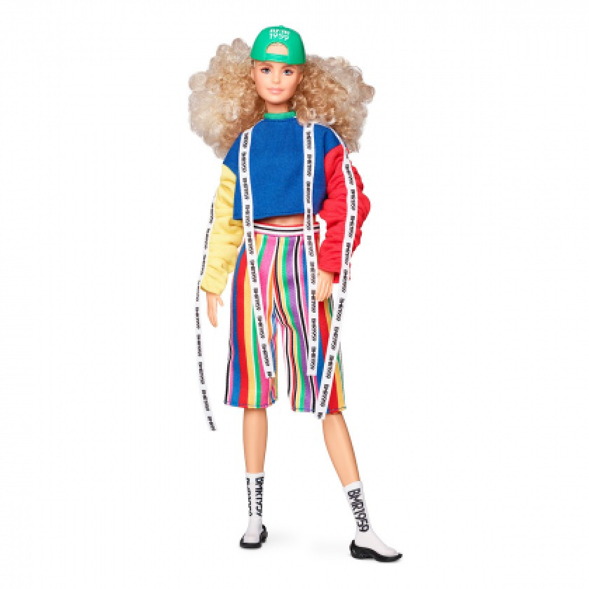 Кукла Barbie Fashionistas Doll with Long Rainbow Hair Wearing Sweatshirt Dress and Accessories
Кукла Barbie Fashionistas Doll with Long Rainbow Hair Wearing Sweatshirt Dress and Accessories