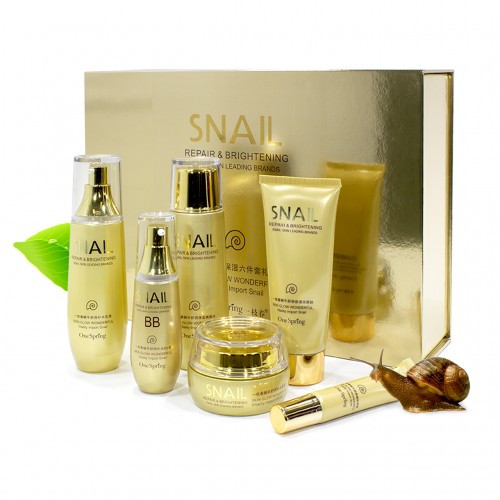 Подарочный набор косметики по уходу за лицом BIOAQUA Snail Repair&Brightening с муцином улитки (3950-11452a)
Подарочный набор косметики по уходу за лицом BIOAQUA Snail Repair&Brightening с муцином улитки (3950-11452a)