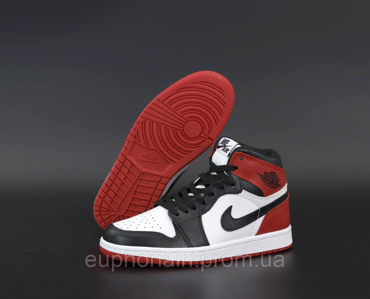 Баскетбольные кроссовки Nike Air Jordan 1 Retro Black White Red (Высокие кроссовки Найк Аир Джордан) 44, Черный
Баскетбольные кроссовки Nike Air Jordan 1 Retro Black White Red (Высокие кроссовки Найк Аир Джордан) 44, Черный
