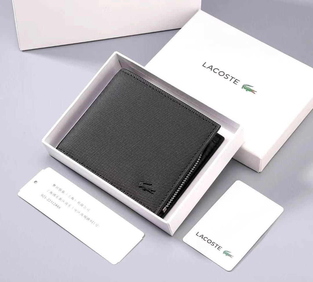 Мужской черный кожаный кошелек Lacoste Лакоста бумажник без застежки в подарочной упаковке
Мужской черный кожаный кошелек Lacoste Лакоста бумажник без застежки в подарочной упаковке