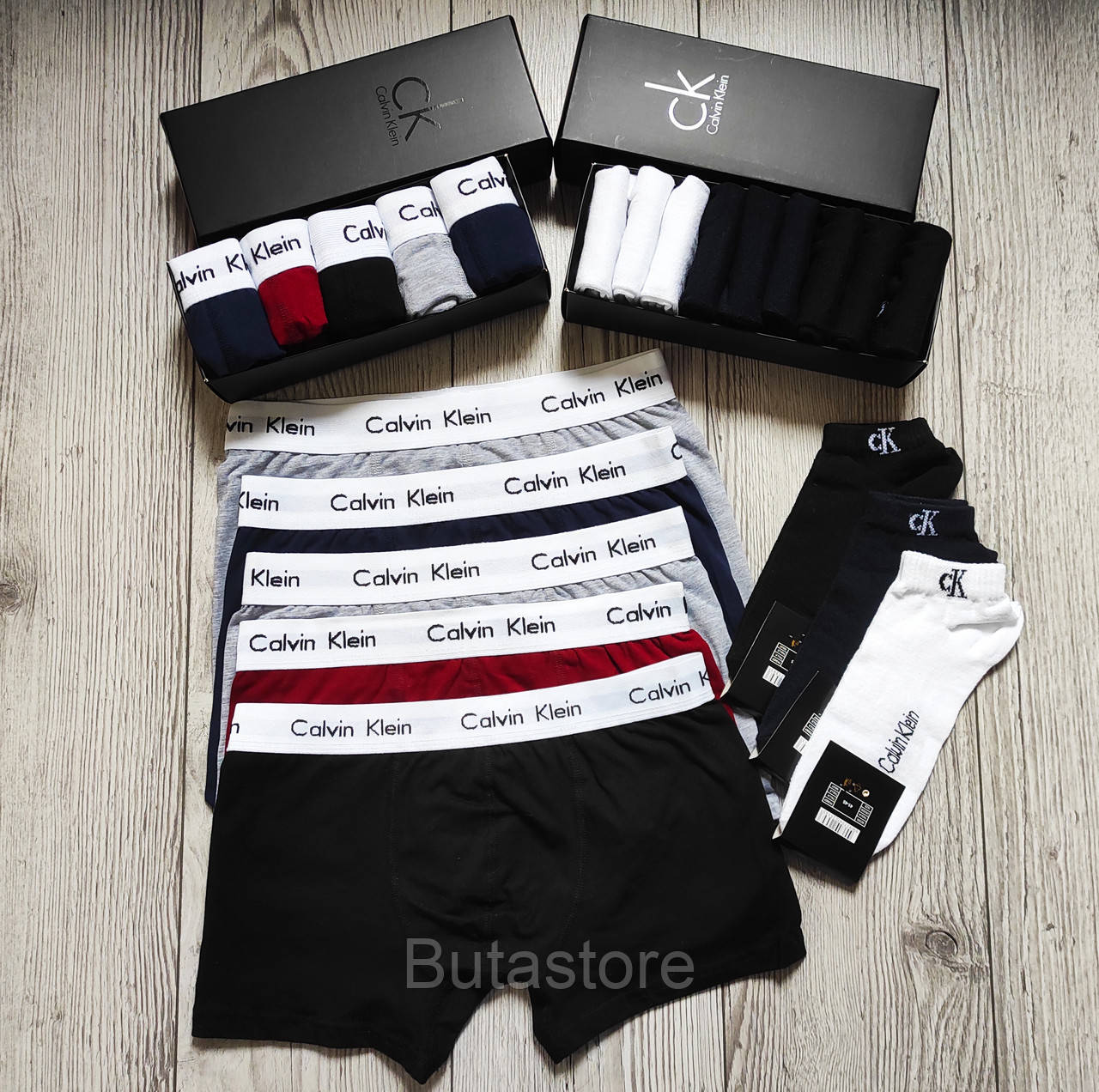 Трусы мужские боксеры Calvin Klein 5шт+ носки 8 пар в фирменной упаковке / чоловічі труси боксери нижнее белье, Черный
Трусы мужские боксеры Calvin Klein 5шт+ носки 8 пар в фирменной упаковке / чоловічі труси боксери нижнее белье, Черный
