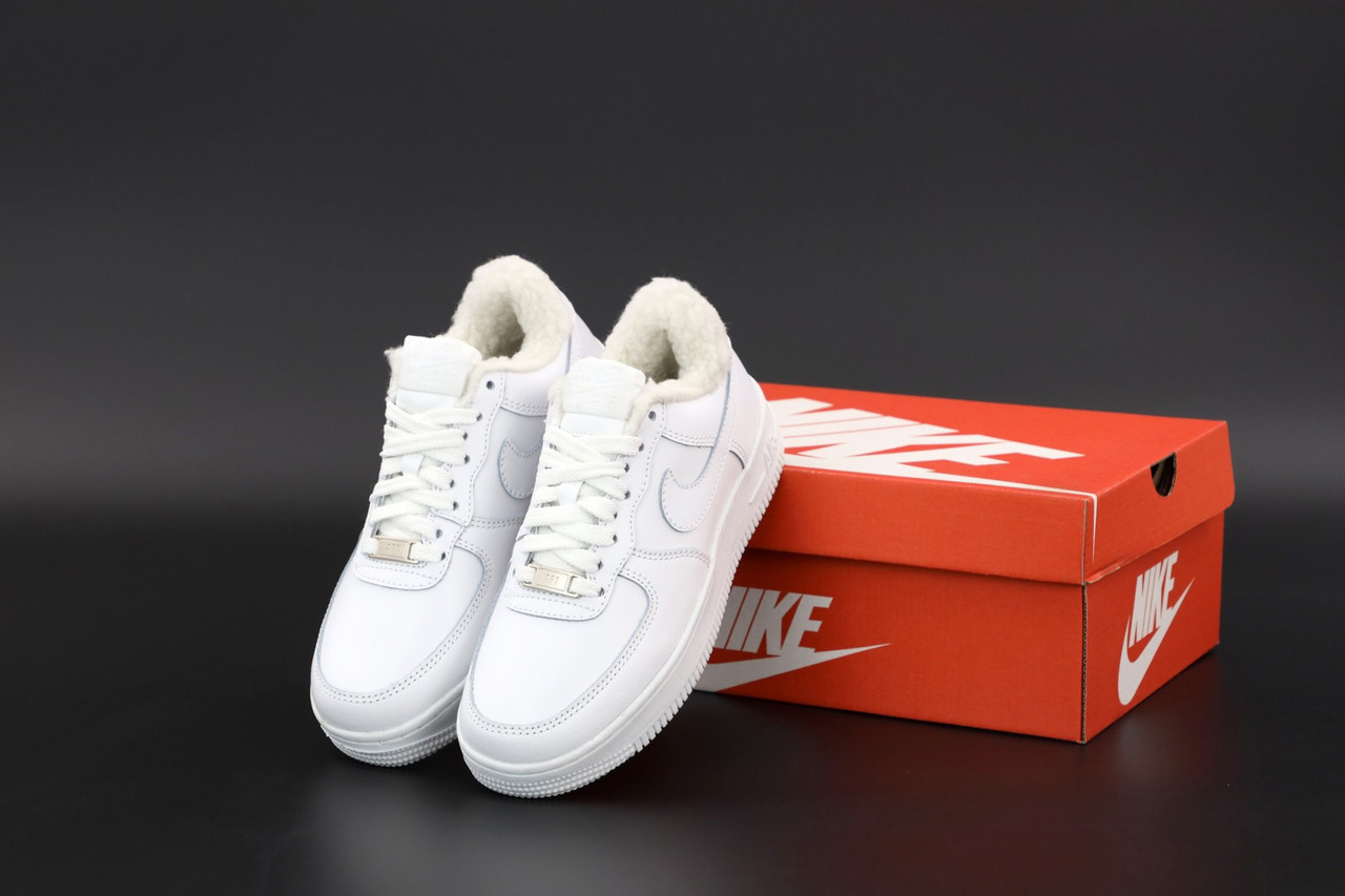 Зимние кожаные кроссовки на меху белого цвета Nike Air Force 1 Low White Найк Аир Форс женские и мужские 36-45 43, Белый
Зимние кожаные кроссовки на меху белого цвета Nike Air Force 1 Low White Найк Аир Форс женские и мужские 36-45 43, Белый