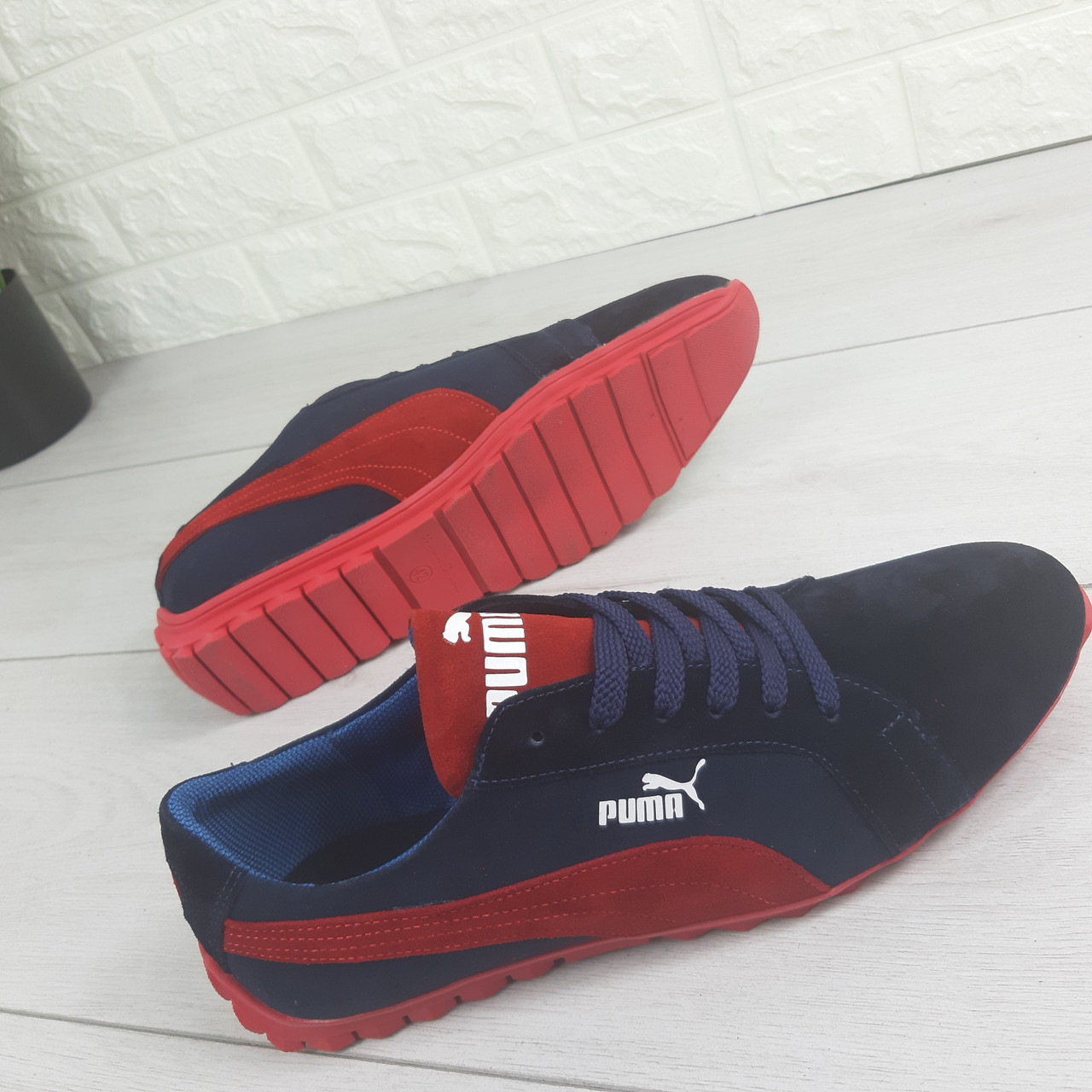 Кроссовки мужские синие с красным в стиле "Puma" НАТУРАЛЬНАЯ ЗАМША, мокасины мужские.
Кроссовки мужские синие с красным в стиле "Puma" НАТУРАЛЬНАЯ ЗАМША, мокасины мужские.