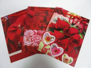 Подарочные пакеты "Красные розы и розовые тюльпаны"