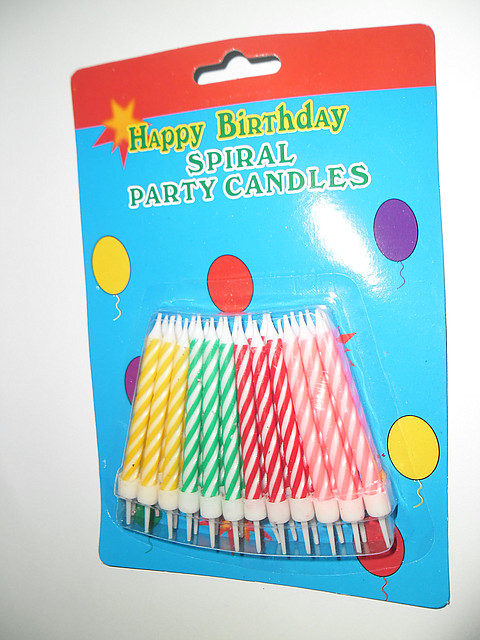 Набор свечей для торта, цветных (24 штуки).