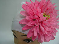 Шапочка ( белая) с розовой хризантемой, фото 1