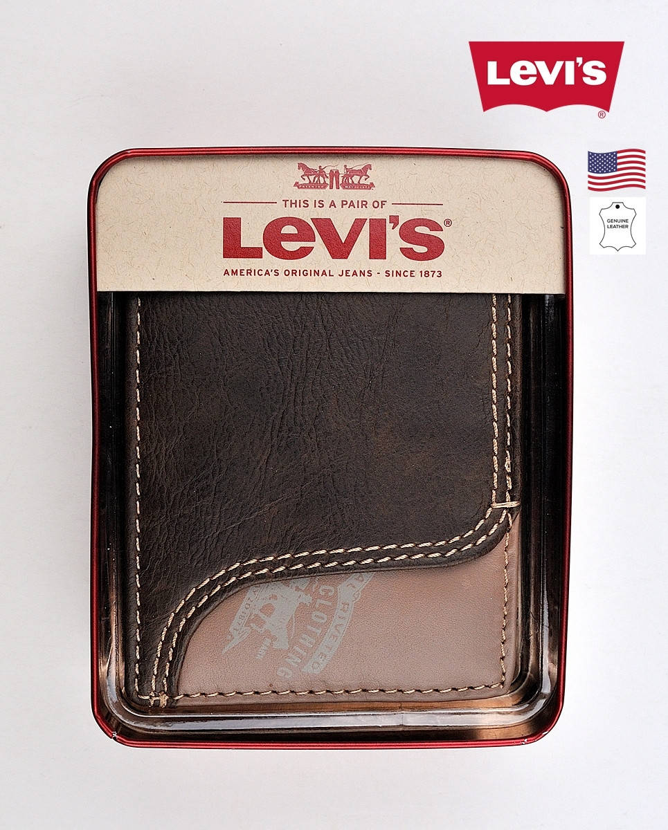Бумажник/портмоне Levi's® Passcase/ коричневая кожа / Горизонтальный 2-х складный / из США, Коричневый
Бумажник/портмоне Levi's® Passcase/ коричневая кожа / Горизонтальный 2-х складный / из США, Коричневый