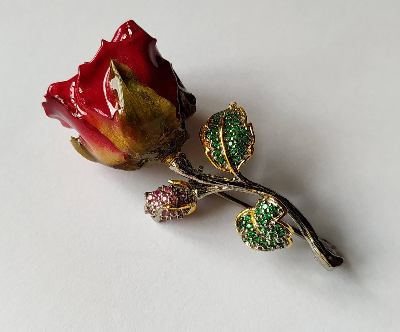 Handmade Серебряная брошь Роза с турмалинами, шпинелью и натуральным бутоном (!) в прозрачной глазури
Handmade Серебряная брошь Роза с турмалинами, шпинелью и натуральным бутоном (!) в прозрачной глазури