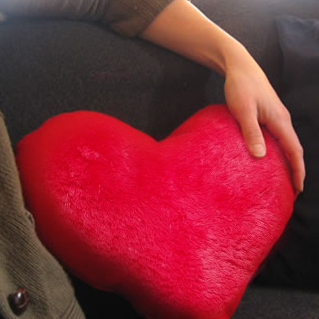 Подушка игрушка в виде сердца 50 см