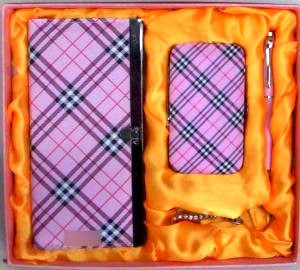 Набор подарочный "Шотландка" ручка , кошелёк, чехол, брелок