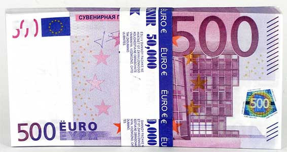 Сувенирные деньги. Пачка Евро.