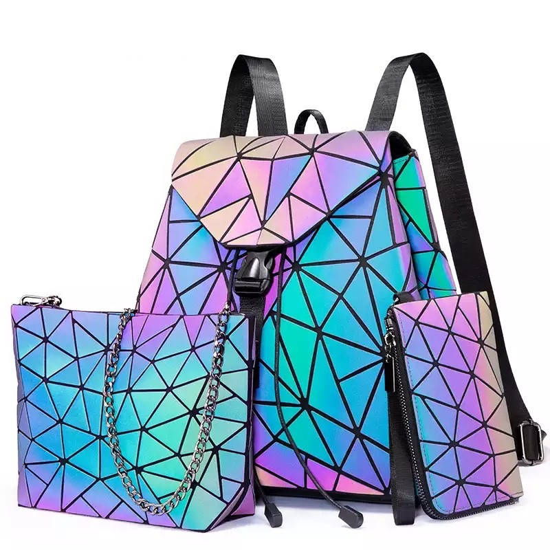 Яркий рюкзак хамелеон геометрический 3 в 1 с клатчем и кошелком Bao Bao Issey Miyake, Для девочки подростка
Яркий рюкзак хамелеон геометрический 3 в 1 с клатчем и кошелком Bao Bao Issey Miyake, Для девочки подростка