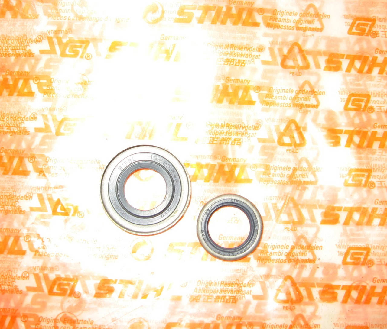 Сальник Stihl MS 361, MS 341, MS 362, MS 441, оригинал, 2шт - комплект, для бензопил Штиль
Сальник Stihl MS 361, MS 341, MS 362, MS 441, оригинал, 2шт - комплект, для бензопил Штиль
