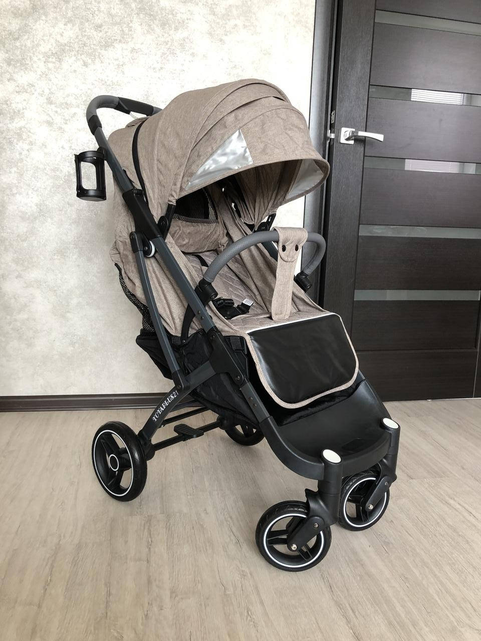 Коляска Yoya Plus 2021 - бежевая, с перфорированной СЕРОЙ родительской ручкой и бампером, Бежевый
Коляска Yoya Plus 2021 - бежевая, с перфорированной СЕРОЙ родительской ручкой и бампером, Бежевый