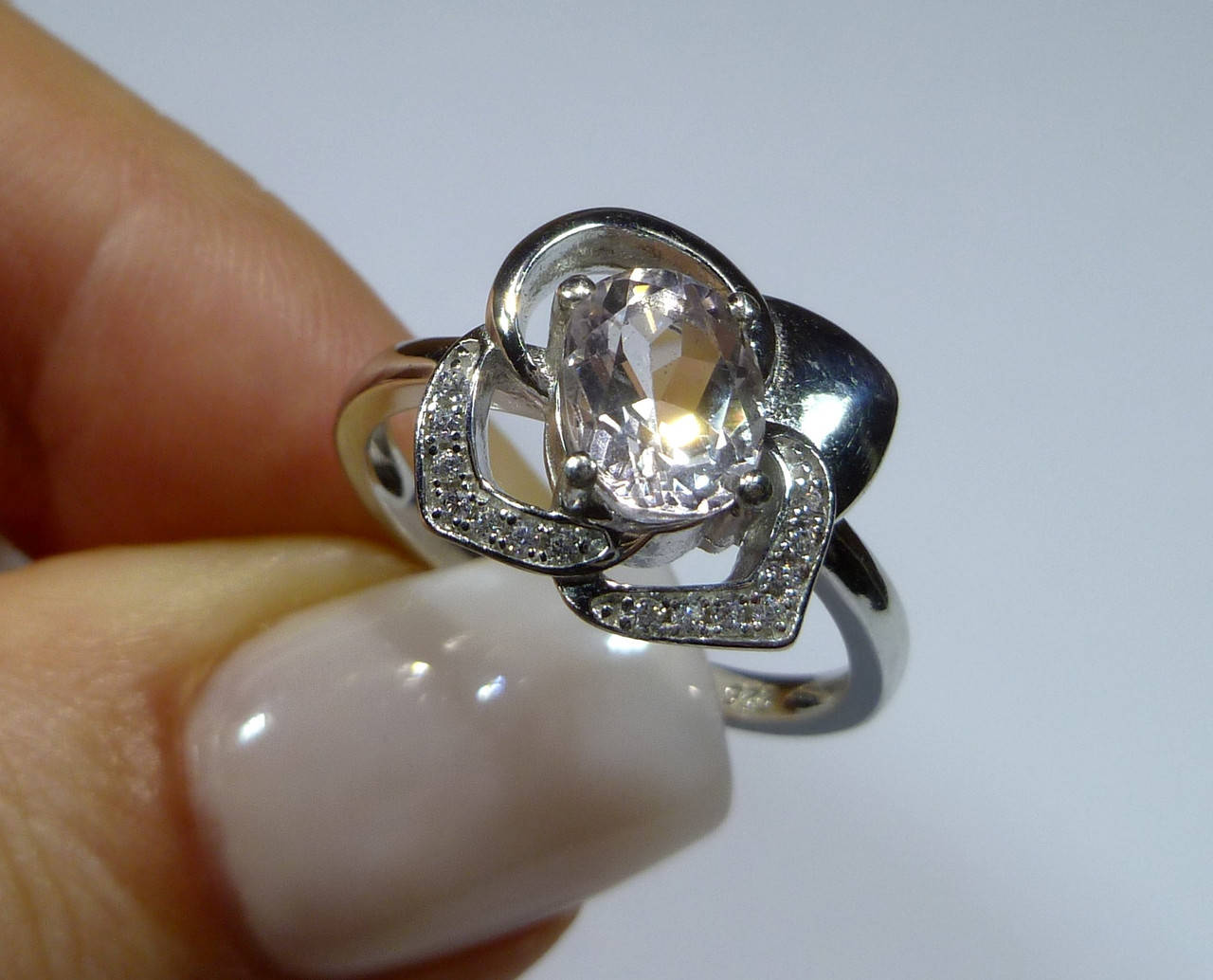 Кольцо с натуральным бразильским персиково-розовым морганитом 1.19 ct (берилл) Роза Размер 17
Кольцо с натуральным бразильским персиково-розовым морганитом 1.19 ct (берилл) Роза Размер 17