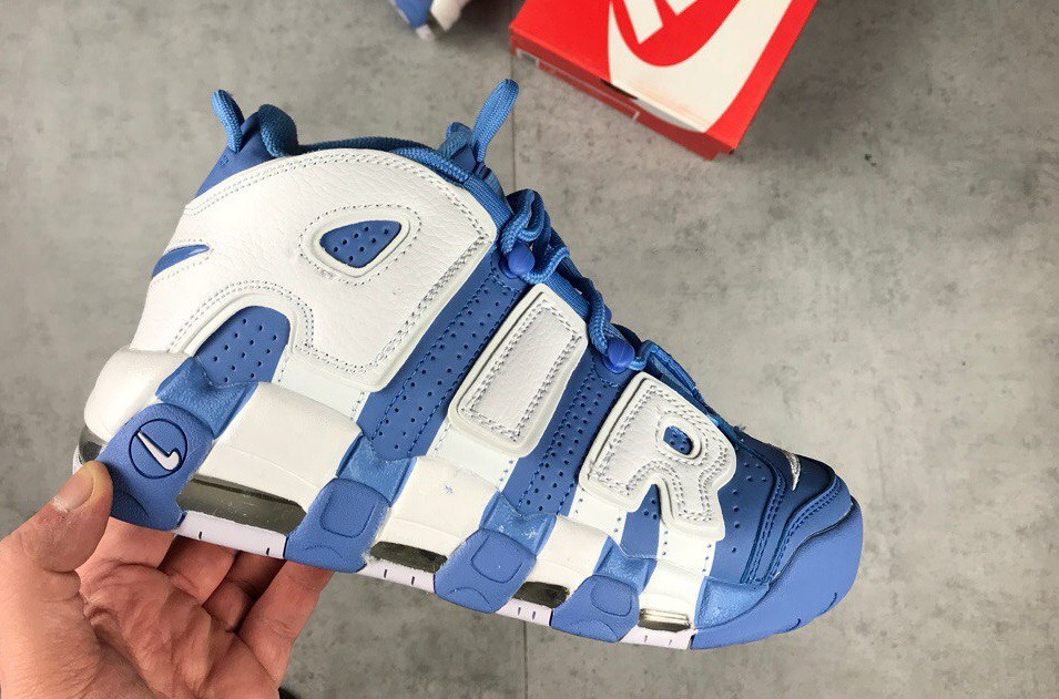 nike air more uptempo blue and white