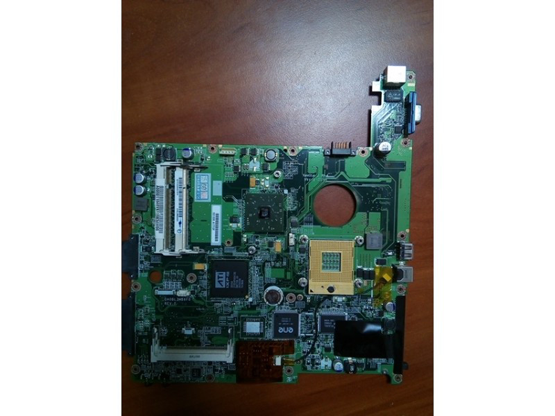 Материнська плата для ноутбука Toshiba Satellite L30-134 DA0BL3MB6F0