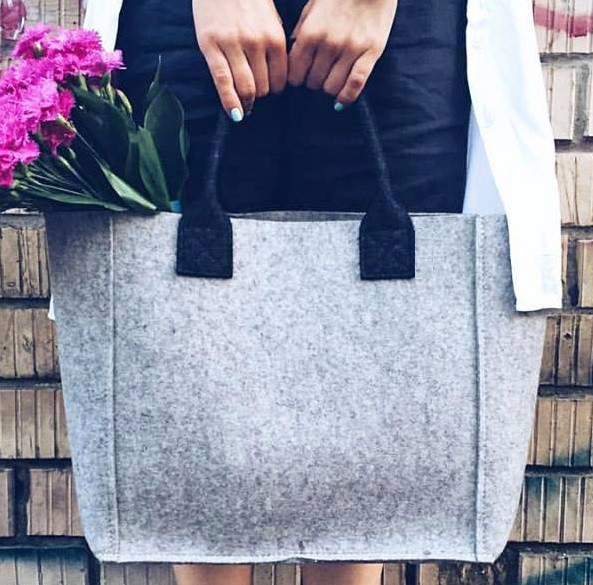 Жіноча сумка з фетру "Stylish thing4" сумка ручної роботи від української майстерні PalMar, сумка с войлока, Светло-серый