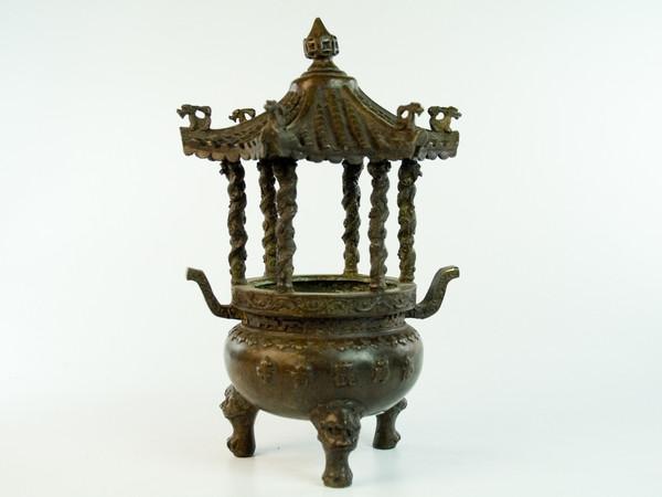 

Статуэтка чаша пагода