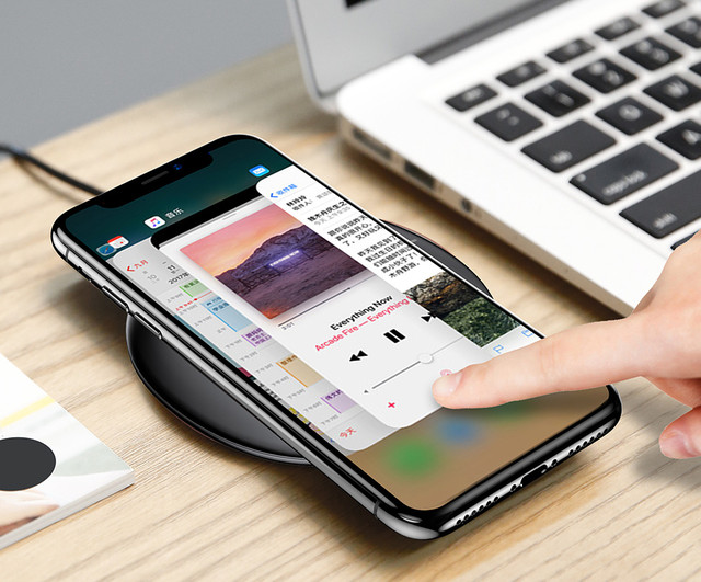 Baseus UFO Desktop Wireless Charger Black WXFD-01 Baseus UFO Desktop Wireless Charger Black WXFD-01
