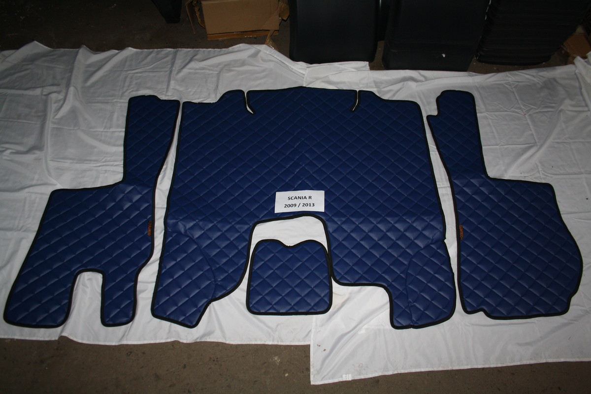 Коврики в салон Scania 2009-2013 синие (еко кожа)
