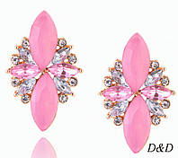 Красивые оригинальные изысканные серьги гвоздики со стразами и розовыми кристаллами