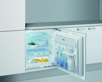 Встраемывый холодильник под столешницу