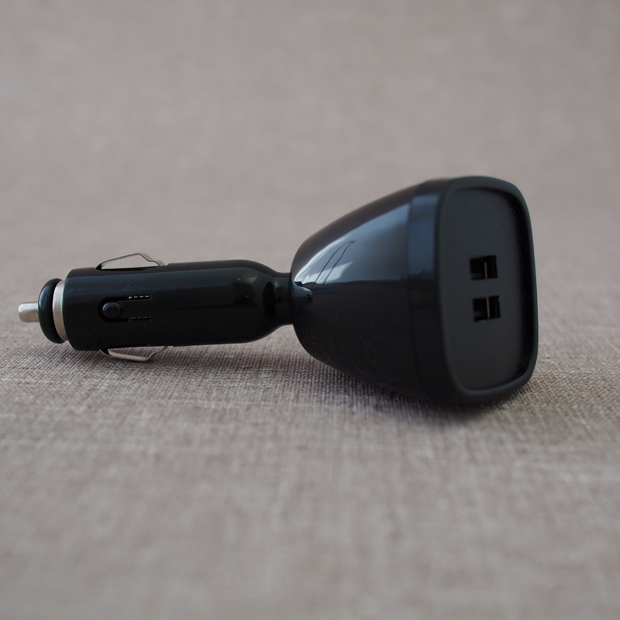 АЗУ без кабеля | USB Car Charger З Capdase