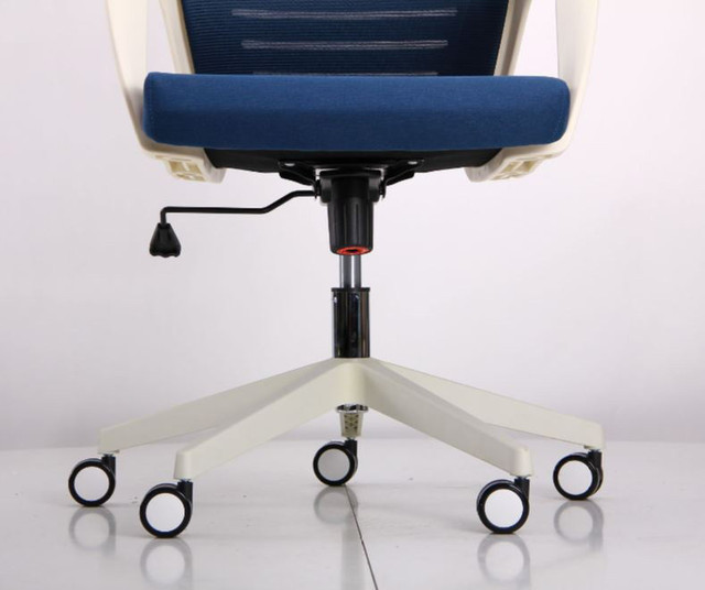 Кресло Twist white синий (фото 9)