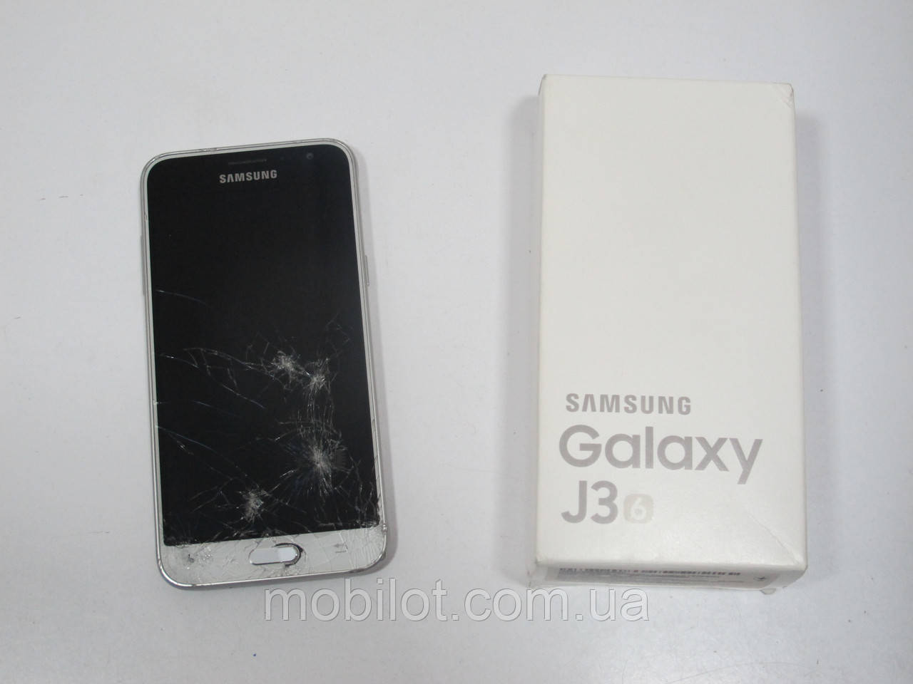 Мобильный телефон Samsung Galaxy J3 2016 J320H (TZ-7303) 