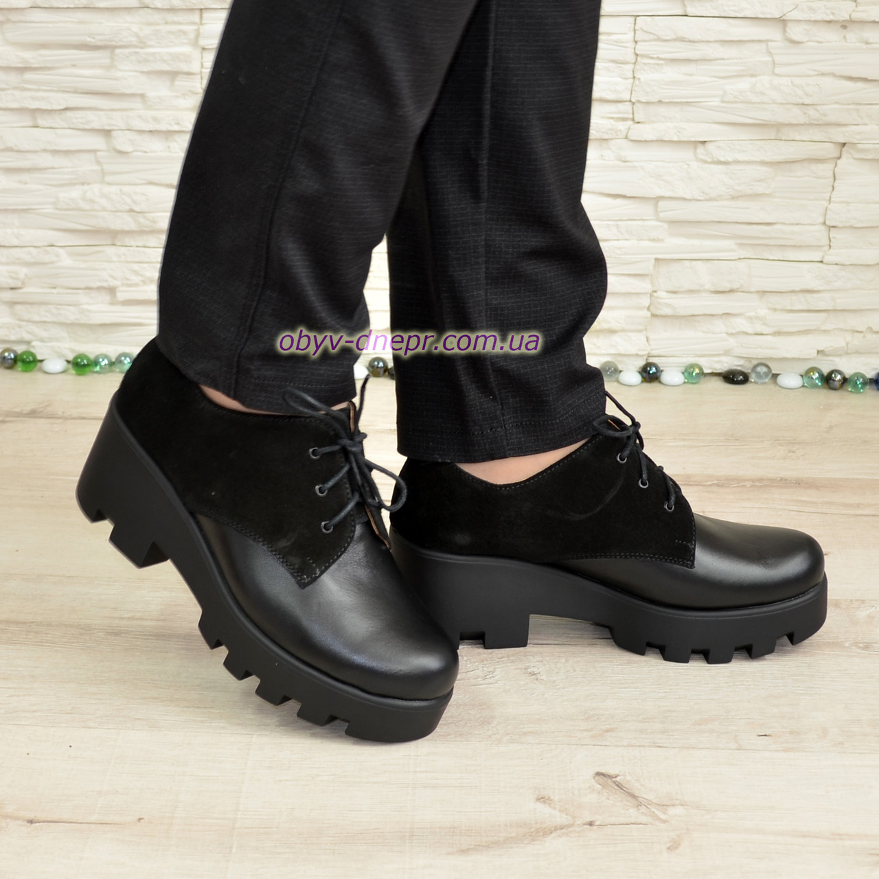 Стильні жіночі туфлі на тракторній підошві, натуральна шкіра і замш. 38 розмір
