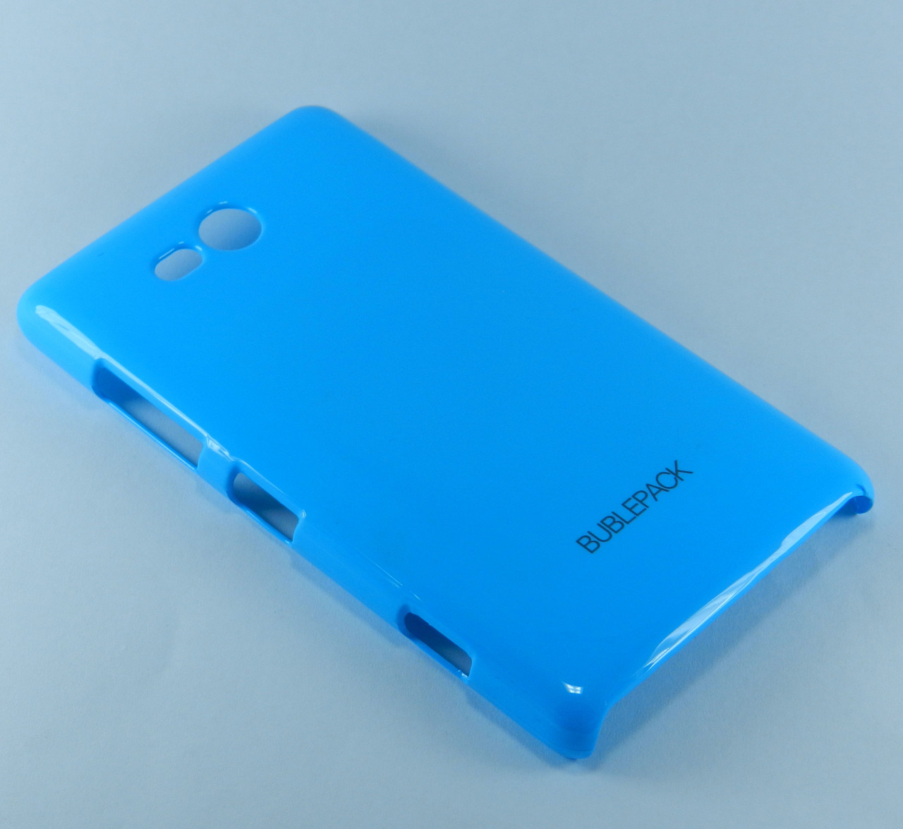 пластиковый чехол на Nokia Lumia 820 голубой