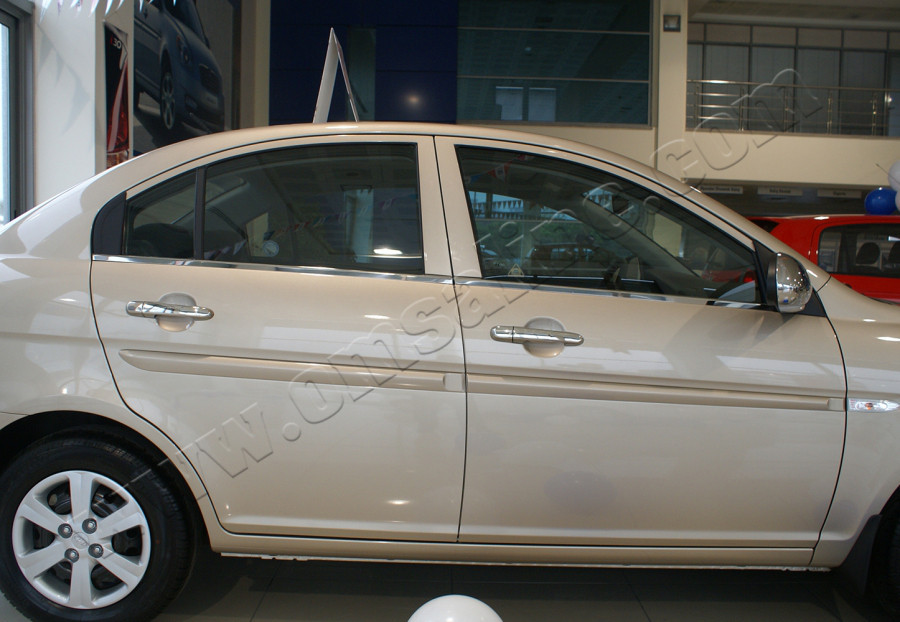 

Hyundai Accent Sedan (2005-2011) Молдинги стекол нижние 4шт