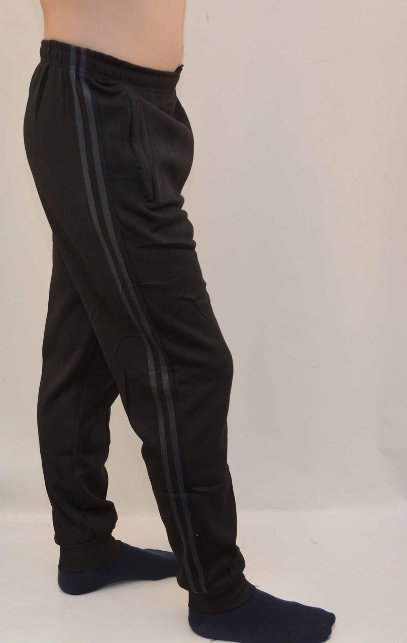 

Брюки мужские зимние спортивные под манжет с 2 полосами и карманами на молнии Черный, 3XL