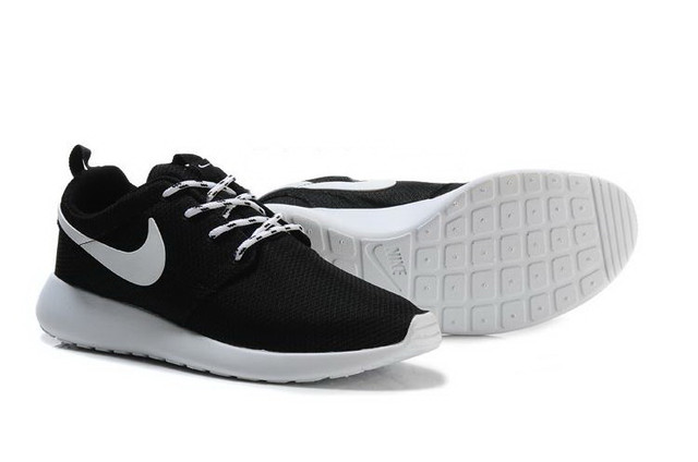 Женские Кроссовки Nike Roshe Run черные с белым купить в интернет-магазине  | Im-polli - 36902718