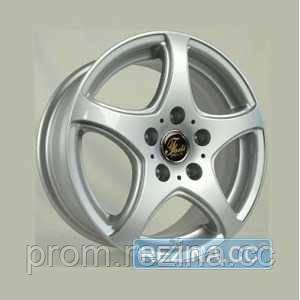 

ADORA (NF) 112 S R15 W6.5 PCD5x112 ET38 DIA66.6
