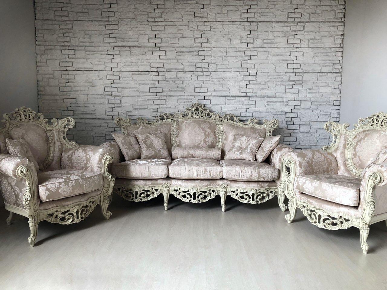 Комплект мягкой мебели в стиле барокко диван и два кресла, каркас