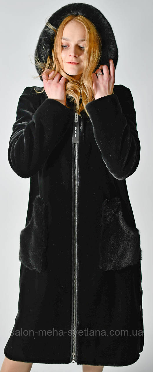 

Шубка из эко-меха бобра с капюшоном на молнии длина 105см цвет"чёрный" 44р 46р 48р 50р 52р