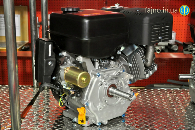 Бензомотор Rato R420E на 15 л. с. з електростартером 