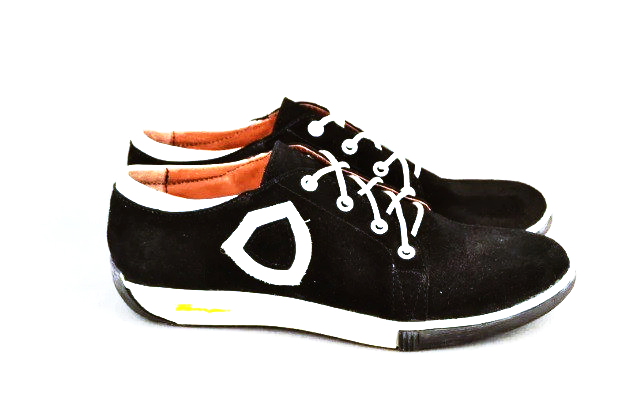 

Детские кроссовки для девочки замшевые черный шнуровка KARMEN 752120 33