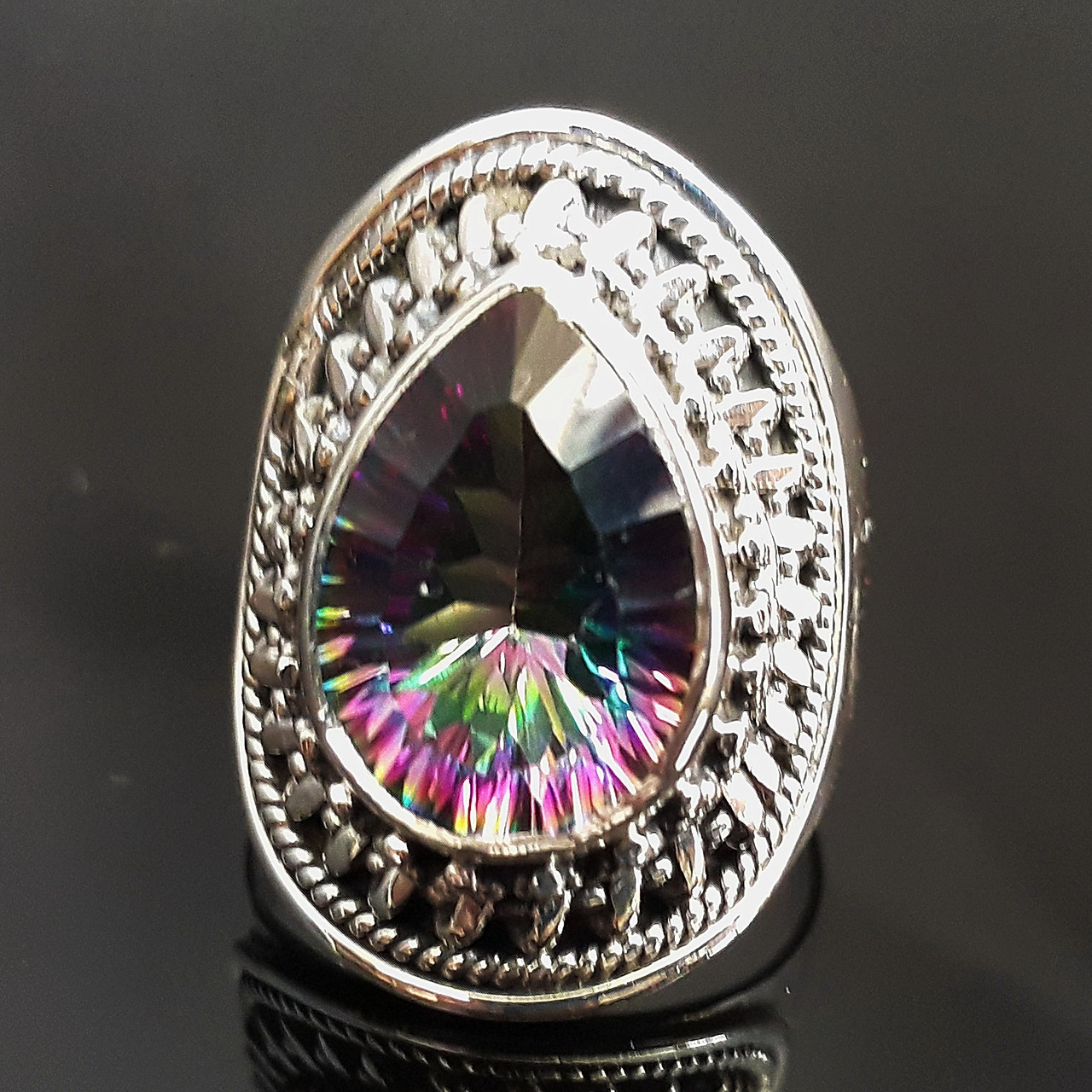 Серебряное кольцо с мистик топазом Индия ручная работа: продажа, цена в Николаеве. серебряные кольца от "MagicGems" - 867669052