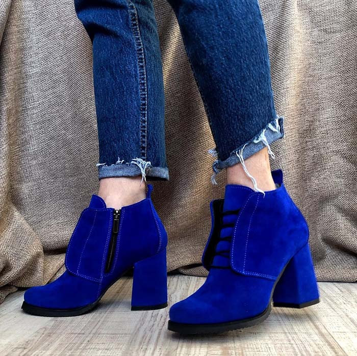 Купить синие замшевые. Ботильоны Кларкс синие замшевые. Ботильоны синие респект замшевые. Томирис ботинки синие женские замшевые. Синие замшевые ботинки женские.
